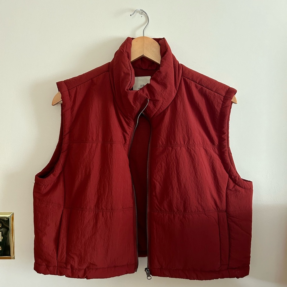 NWOT Thread & Supply Cropped Puffy Vest in Brick Red Size Large